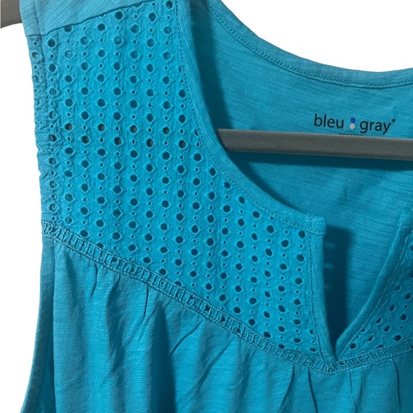 A top by blue : gray in size extra large - Picture 2 of 5